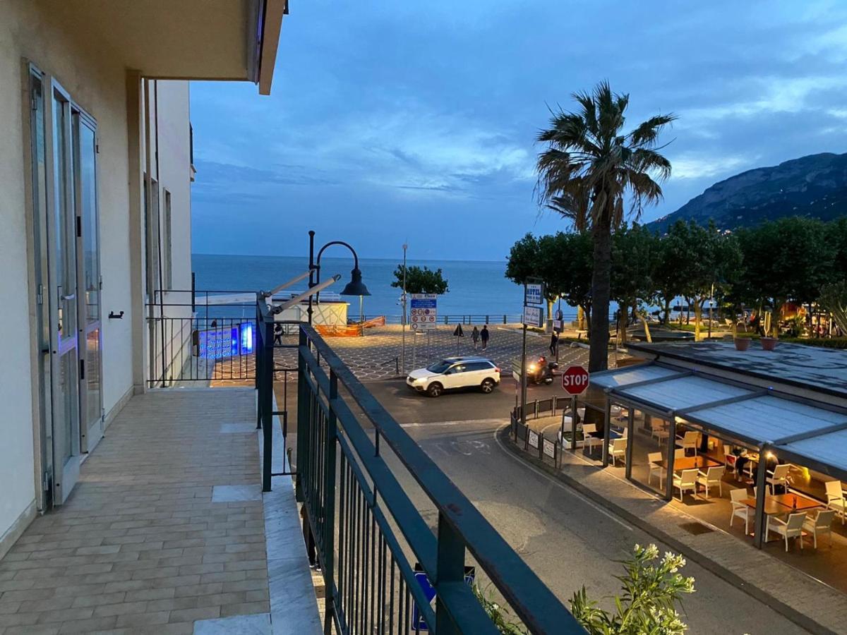 La Casa Lungo Il Mare Apartman Maiori Kültér fotó